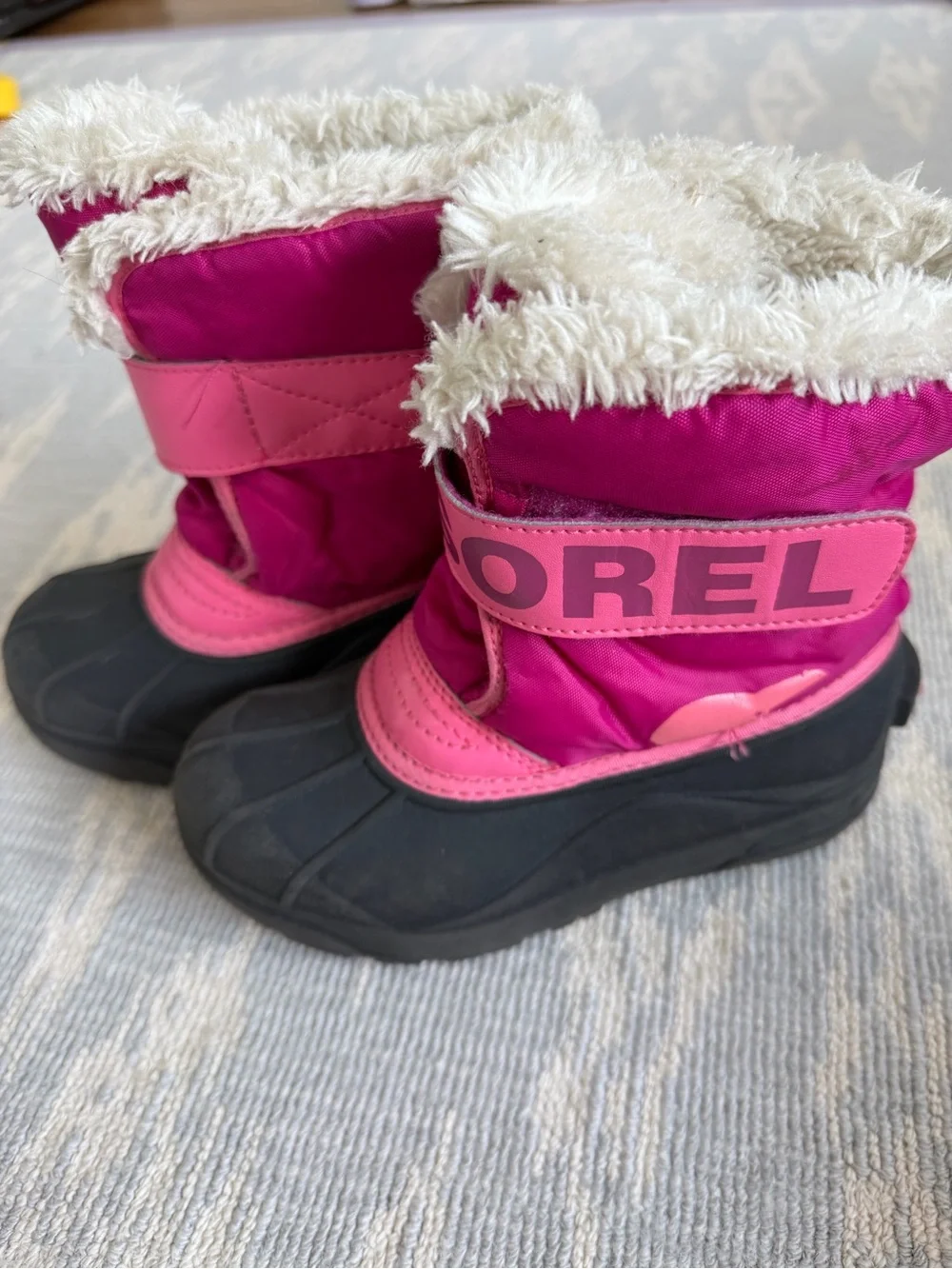Sorel bright pink